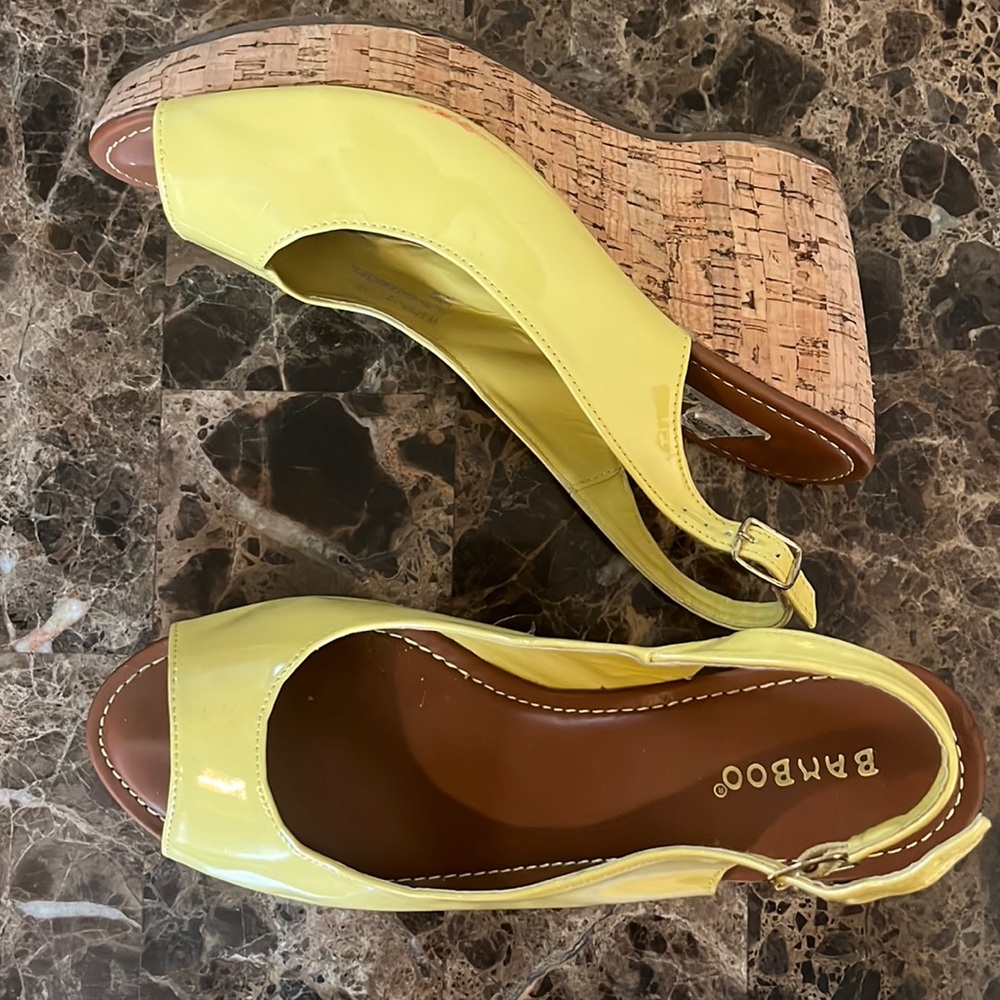 Bamboo wedge platform shoes, yellow size 10